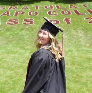 Meet your Posher, Olivia